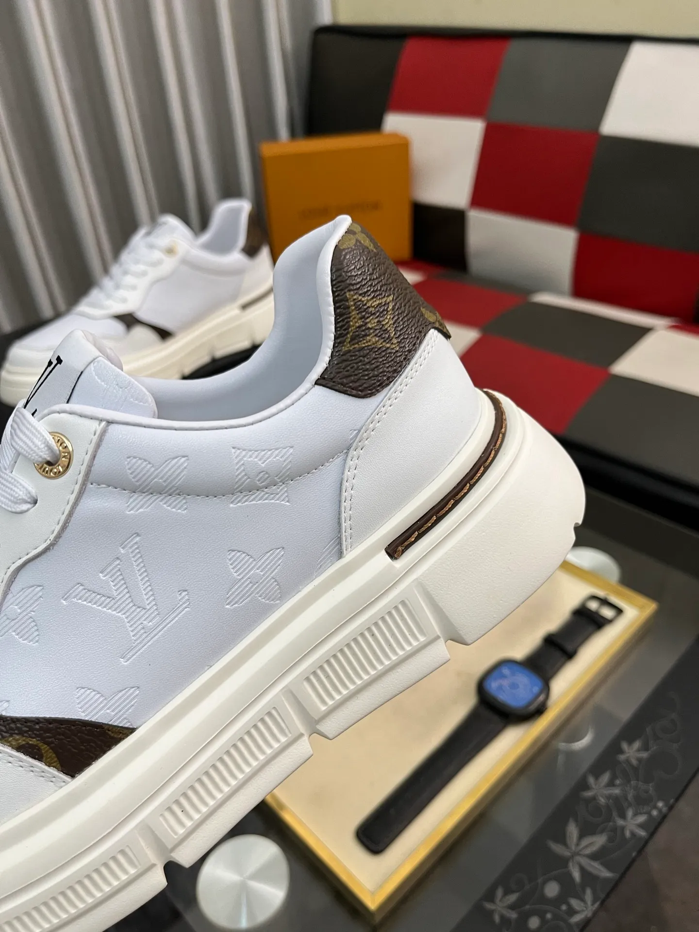Men's shoes💰420⌚️⌚️"LOUI* VUITTO*" popular men's casual shoes, genuine Italian development💯purchasing level quality✔️The upper is made of official website material first-layer cowhide, comfortable and soft sheepskin feet⚡️Fashionable and versatile. The toe last shape is firm and full, and the soles are made from LV original molds and can be moved in and out of the counter at will. Light and comfortable on the foot~purely handmade, details determine quality! Size:38-442️⃣Colors available